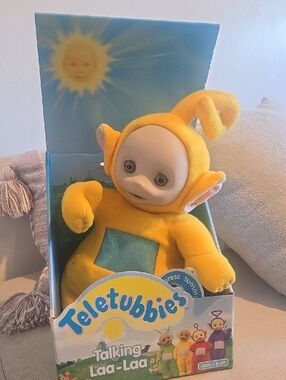 Talking Laa-Laa Plush Toy - Yellow New In Box Teletubbies